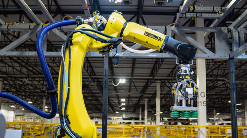 Amazon lanza nuevos robots y drones para acelerar la robotización de su logística