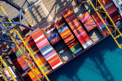 Importadores estarían adelantando pedidos por temor a nueva huelga en la USEC y a los aranceles de Trump