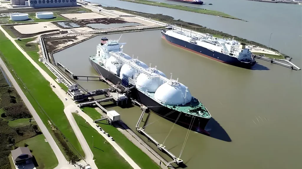 Gas natural licuado lideró la transición energética del sector marítimo en 2024
