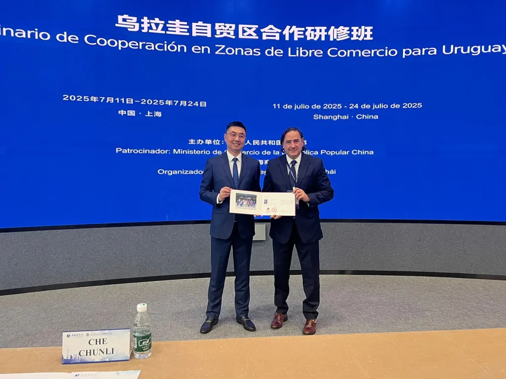 Representantes de CALOG participaron en un importante seminario internacional en China